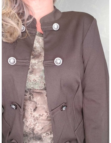 Dekorative knapper på brun uniformsblazer – TIPPY