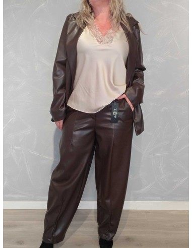 Brune barrel bukser i læderlook med dobbelt knaplukning – TIPPY Collection