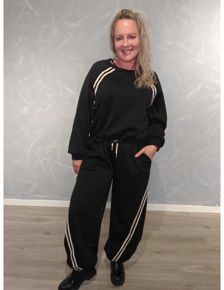 “Sort sweatsæt med bluse, bukser og snoede striber – TIPPY Italian Select