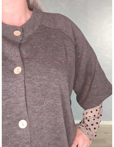 Knaplukning på brun ensfarvet cardigan – TIPPY
