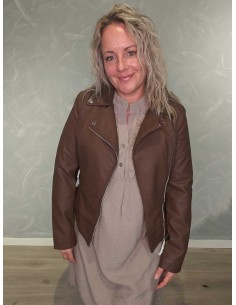 Brun jakke i polyester med imiteret læderlook, skrå lynlås og revers – TIPPY Italian Select