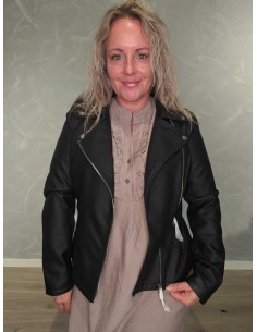 Sort jakke i polyester med imiteret læderlook, skrå lynlås og revers – TIPPY Italian Select