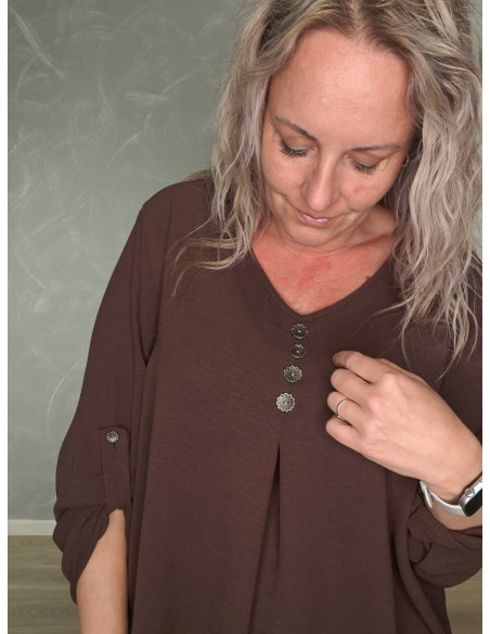 V-hals med knapper på brun lang bluse – TIPPY