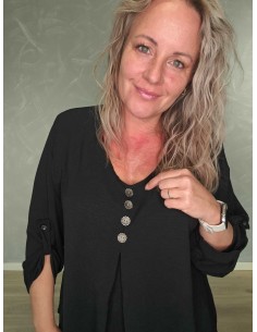 Sort lang bluse i viskose og polyester med knapper – TIPPY Collection 2