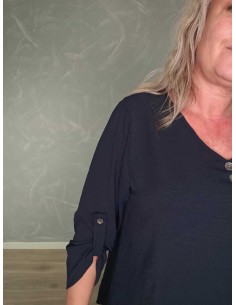Navy lang bluse i viskose og polyester med knapper – TIPPY Collection 2