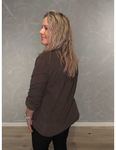 Bagside af brun skjortebluse til kvinder – TIPPY