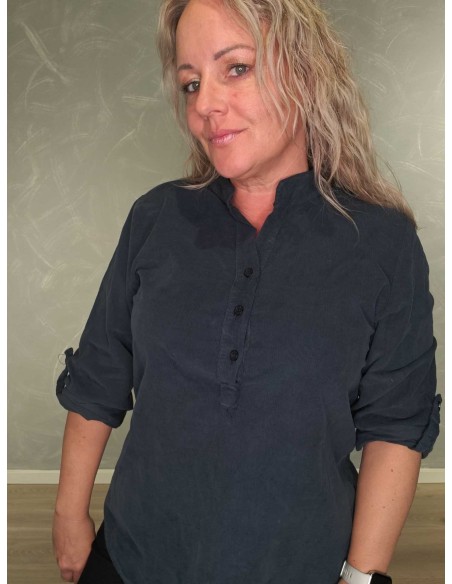 Knapper foran på navy skjortebluse – TIPPY