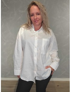 Hvid oversize skjorte i 100% bomuld med brystlomme og knaplukning – TIPPY Italian Select