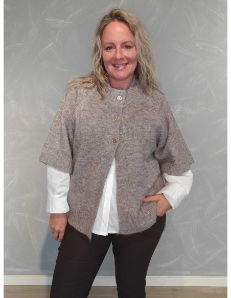 Beige melange strikcardigan i uld, polyester, nylon og spandex med korte ærmer og knapper øverst – DESIGN by TIPPY