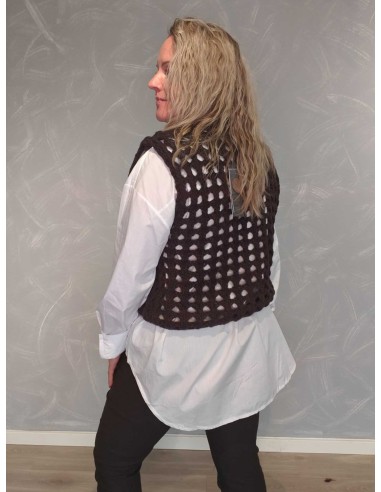 Brun strik vest fra Design By TIPPY