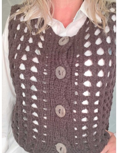 Brun strik vest fra Design By TIPPY
