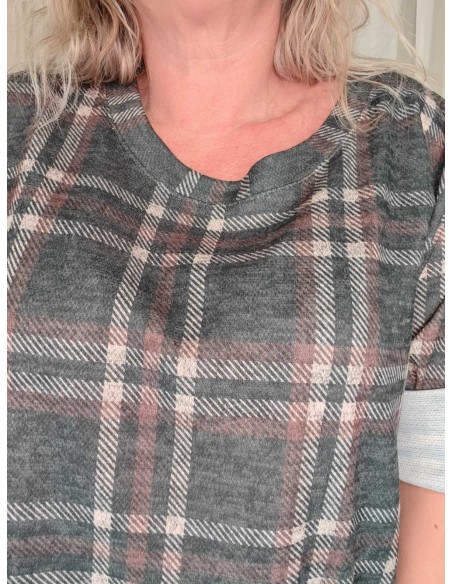 Rund halsudskæring på grøn ternet oversize bluse – TIPPY