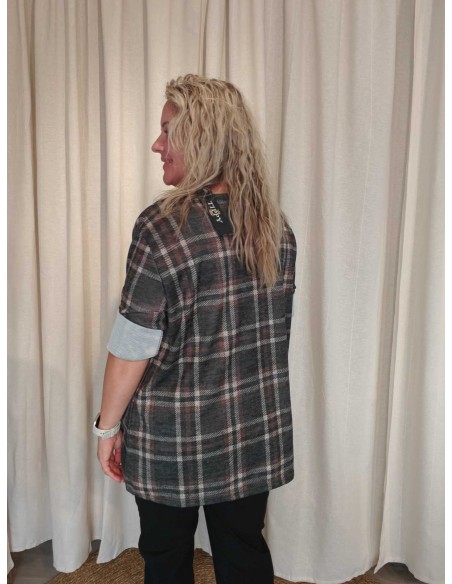 Bagside af grøn ternet oversize bluse til kvinder – TIPPY