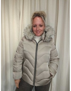 Taupe jakke i 100% polyester med pelskrave og quiltet design – Italian Select TIPPY