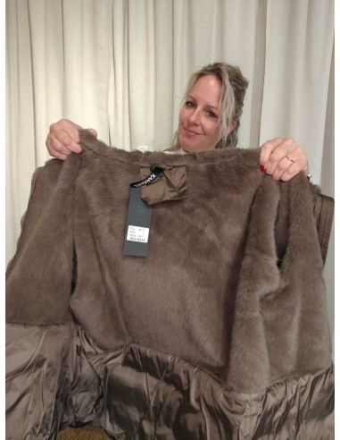 Rustik brun jakke i ruskindslook med pelsfoer | TIPPY