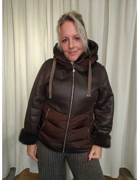 Mørkebrun jakke i polyester med pelsfoer og ruskindslook – Italian Select TIPPY