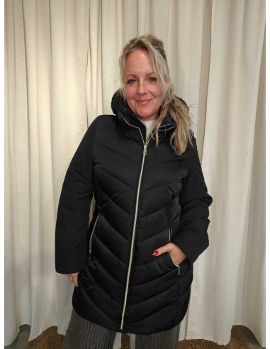 Sort dunjakke i polyester med aftagelig hætte og quiltet design – Italian Select TIPPY