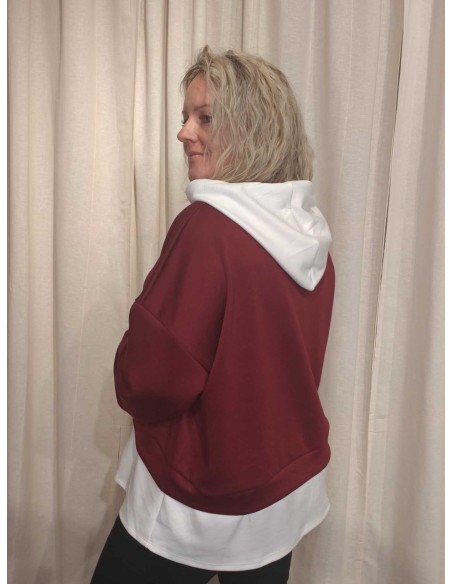 Bagside af bordeaux sweatbluse med hætte til kvinder – TIPPY