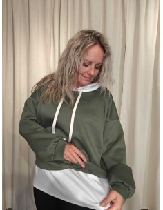Grøn sweatbluse i viskose og polyester med hvid hætte og kontrastlag – TIPPY Collection 2