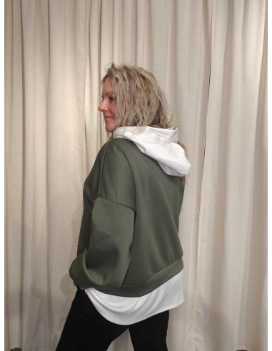 Bagside af grøn sweatbluse med hætte til kvinder – TIPPY