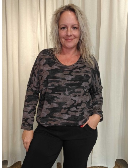 Taupe camouflagebluse i viskose, angora og uld med V-hals og oversize pasform – TIPPY Italian Select