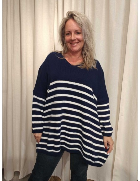 Navy oversize strik i 100% akryl med lyse striber og rund hals – TIPPY Italian Select