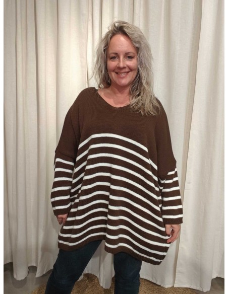 Brun oversize strik i 100% akryl med lyse striber og rund hals – TIPPY Italian Select