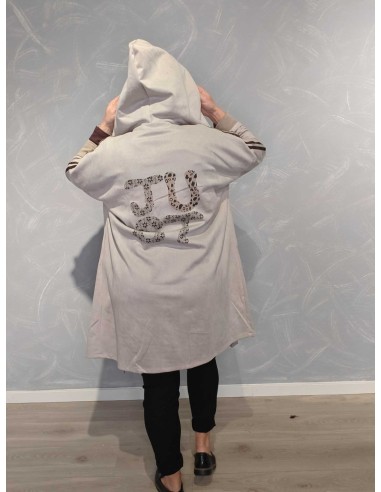 JUST-print på ryggen af sand cardigan – TIPPY