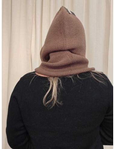 Bagside af brun strikket balaclava til kvinder – TIPPY