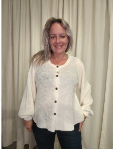Creme strikcardigan i 100% polyester med brede ærmer og let A-facon – DESIGN by TIPPY