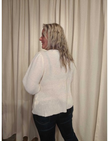 Bagside af cremefarvet strikcardigan til kvinder – TIPPY