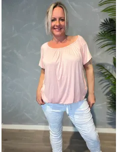 Rosa t-shirt med elastikkant i bund og hals, løs pasform og blødt fald - TIPPY