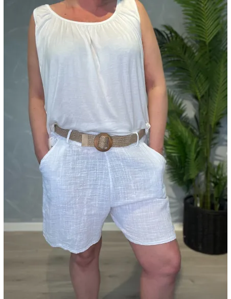 Hvid bomulds shorts med bælte til kvinder – TIPPY Collection