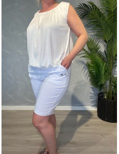 Hvide shorts i stretch denim med lynlåsdetalje – Cherry Berry TIPPY