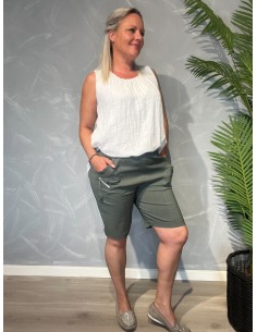 Khaki shorts i bomuld og elastan med lynlåsdetalje – Cherry Berry TIPPY
