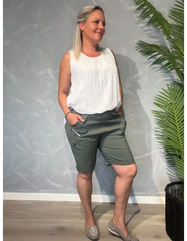 Khaki shorts i bomuld og elastan med lynlåsdetalje – Cherry Berry TIPPY