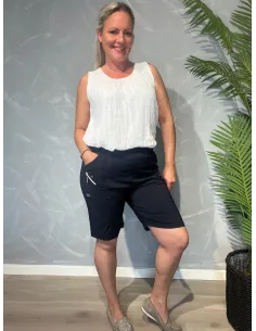 Navy shorts i bomuld og elastan med lynlåsdetalje – Cherry Berry TIPPY