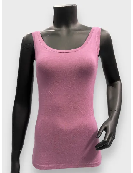 Light purple basis top uden ærmer i blød viskose, klassisk pasform med rund hals, casual og tidløst design