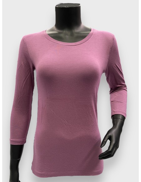 Light purple basis bluse med 3/4 ærmer i blød viskose, klassisk pasform med rund hals, casual og tidløst design
