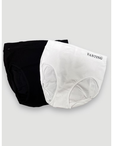 Nærbillede af materialekvalitet og elastiske kanter på sort shape wear trusse