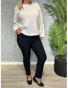 Cherry Berry bukser i sort med fleece foer, viser den elegante pasform og praktiske lynlåslommer