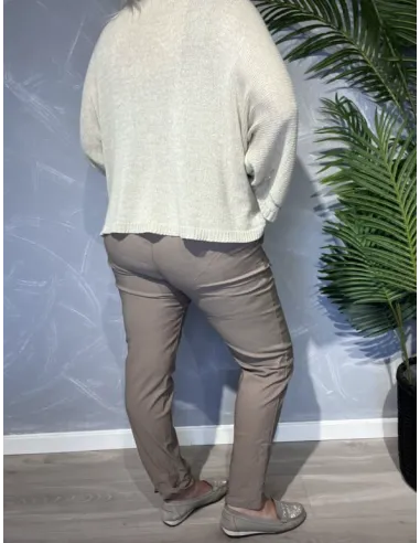 Bagside af beige Cherry Berry bukser til kvinder – TIPPY