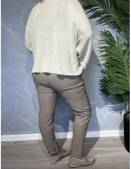 Bagside af beige Cherry Berry bukser til kvinder – TIPPY