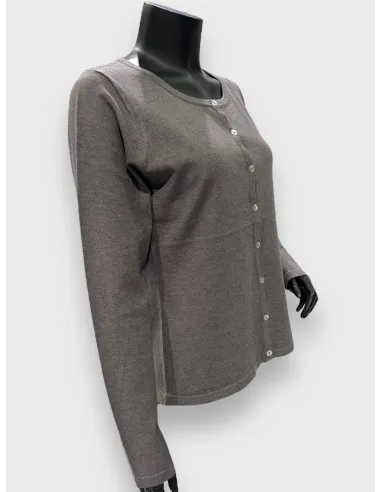 Asphalt-grå strikket cardigan med knapper, klassisk pasform, perfekt til den modne kvinde