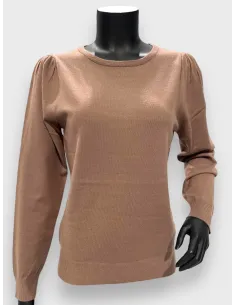 “Nougat finstrikket pullover til kvinder med pufærmer – TIPPY Design”