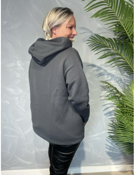 TIPPY GRÅ LANG HOODIE MED CITAT