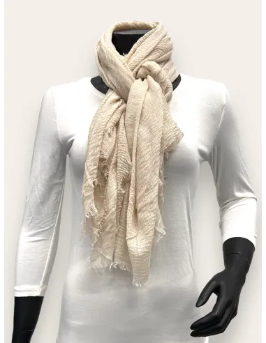 Blød struktur på sand tørklæde – TIPPY