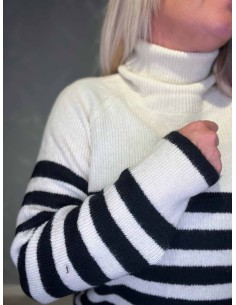 Hvid/sort strik med rullekrave til kvinder – TIPPY Collection 2