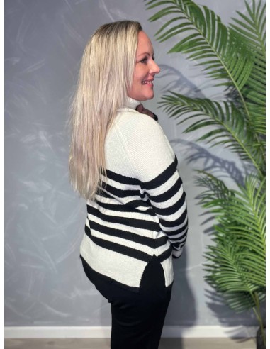 Bagside af hvid/sort strik til kvinder – TIPPY