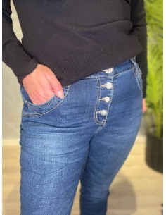 Mørkeblå slim fit jeans fra Karostar med dekorative knapper -TIPPY 2